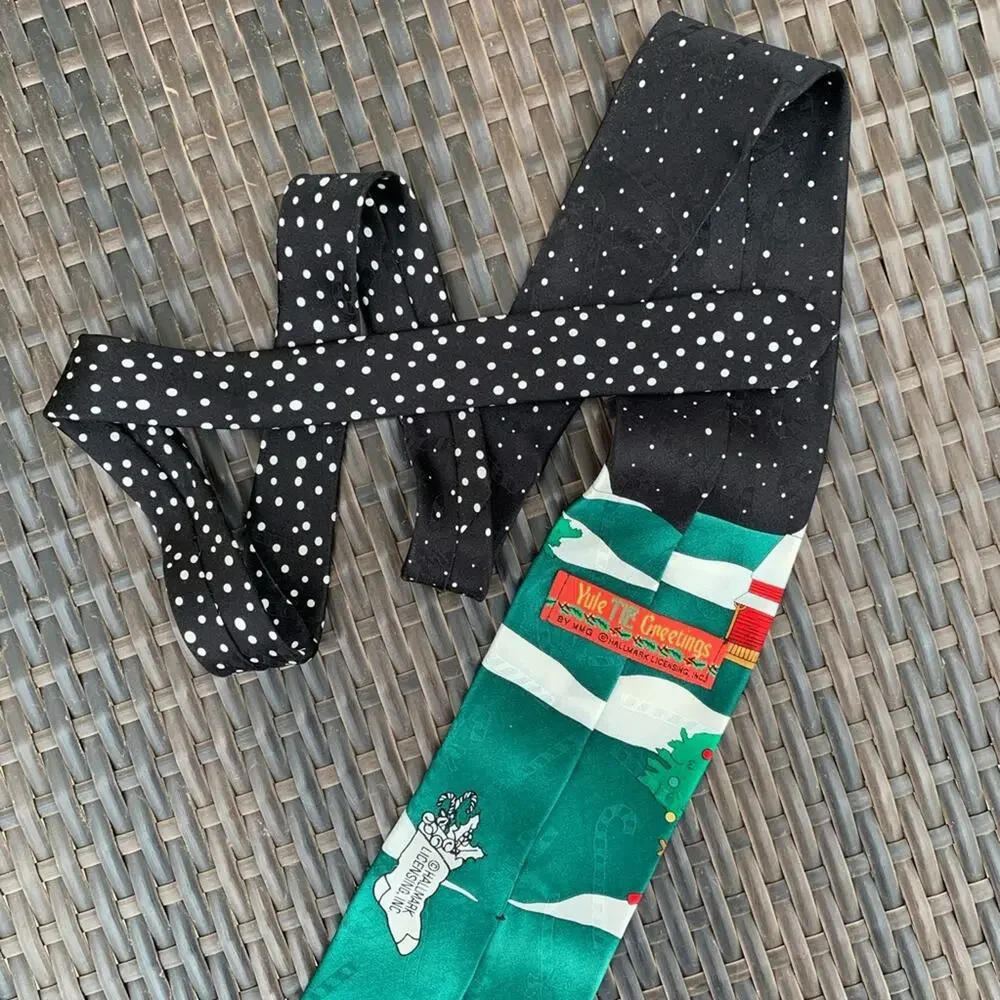 Golfing Santa Christmas necktie - Picture 5 of 5